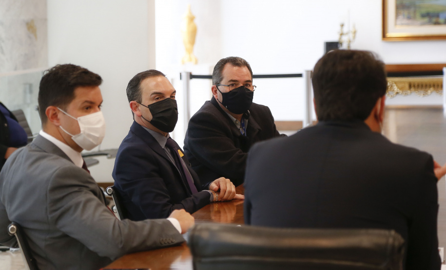 Estado e Receita Federal discutem implantação de Porto Seco em Santo Antônio do Sudoeste
Foto: Jonathan Campos/AEN