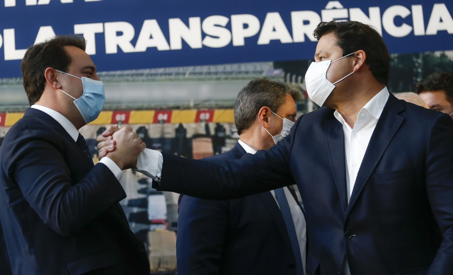 O governador Carlos Massa Ratinho Junior e o ministro da Infraestrutura, Tarcísio Gomes de Freitas, apresentam, os detalhes da nova concessão de 3,3 mil quilômetros de rodovias do Paraná. Foto: Jonathan Campos/AEN