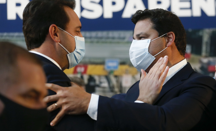 O governador Carlos Massa Ratinho Junior e o ministro da Infraestrutura, Tarcísio Gomes de Freitas, apresentam, os detalhes da nova concessão de 3,3 mil quilômetros de rodovias do Paraná. Foto: Jonathan Campos/AEN