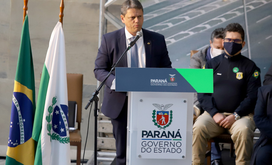 O governador Carlos Massa Ratinho Junior e o ministro da Infraestrutura, Tarcísio Gomes de Freitas, apresentam, os detalhes da nova concessão de 3,3 mil quilômetros de rodovias do Paraná. Foto: Ari Dias/AEN