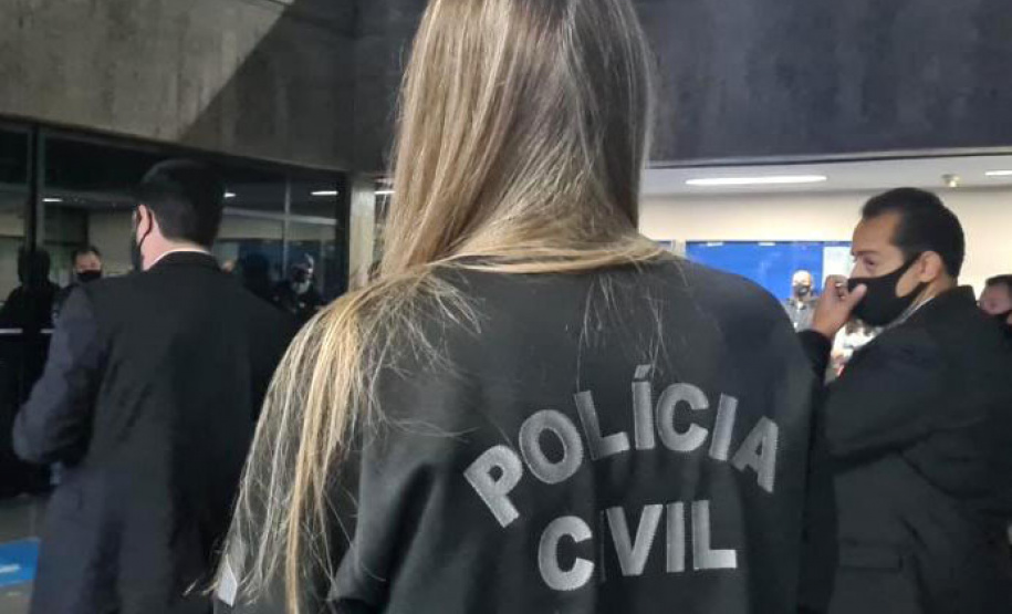 Uma força tarefa envolvendo a Polícia Civil do Paraná (PCPR), a Receita Federal, as Receitas Estaduais do Paraná, Minas Gerais e São Paulo e Instituto de Criminalística do Paraná está nas ruas, desde as primeiras horas da manhã desta quinta-feira (12), para cumprir dez mandados de busca e apreensão. - Curitiba, 12/08/2021 - Foto: PCPR