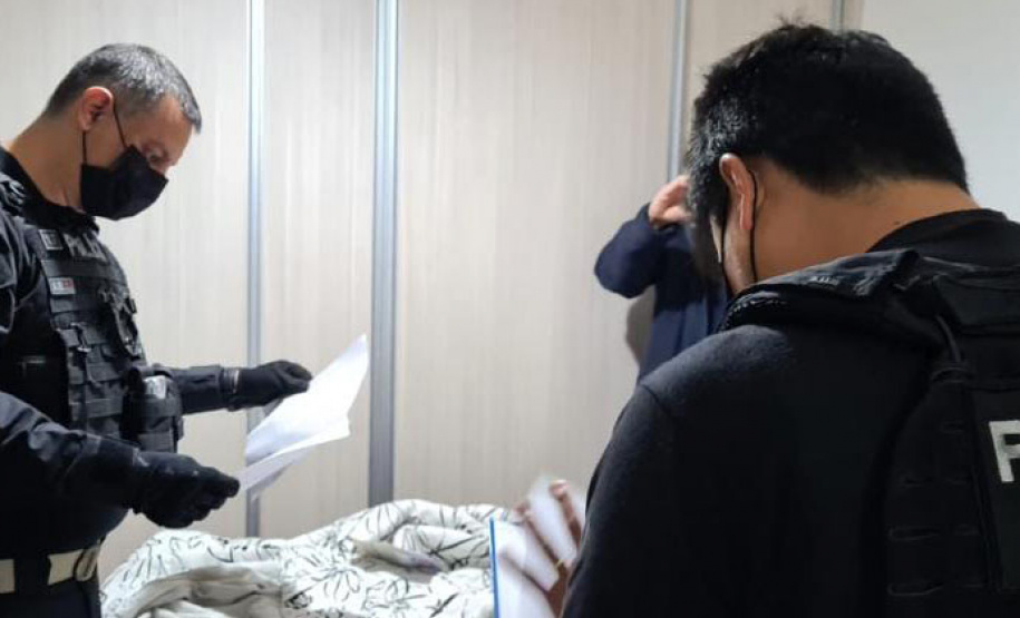 Uma força tarefa envolvendo a Polícia Civil do Paraná (PCPR), a Receita Federal, as Receitas Estaduais do Paraná, Minas Gerais e São Paulo e Instituto de Criminalística do Paraná está nas ruas, desde as primeiras horas da manhã desta quinta-feira (12), para cumprir dez mandados de busca e apreensão. - Curitiba, 12/08/2021 - Foto: PCPR