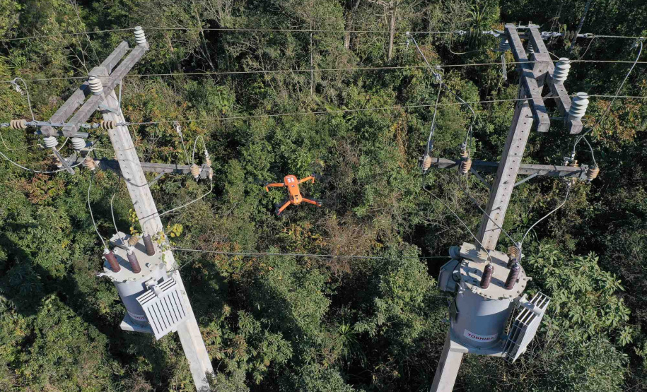 Copel amplia uso de drones para inspeção de redes de energia. Foto:Alessandro Vieira/AEN