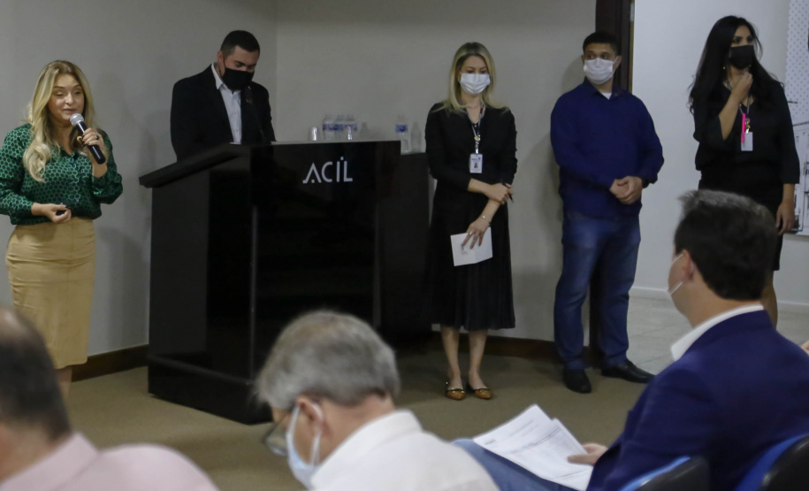 102.08.20201 Governador Carlos Massa Ratinho Junior em reunião com entidades do setor produtivo de Londrina com Marcia Manfrin, presidente da Acil
Foto Gilson Abreu/AEN