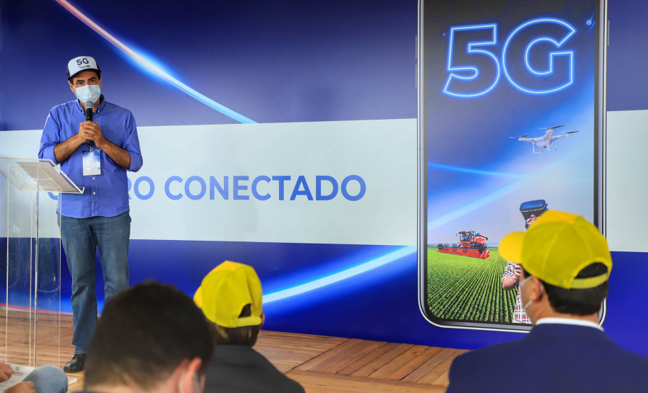 O governador Carlos Massa Ratinho Junior participou da apresentação de soluções tecnológicas para o agronegócio que se beneficiarão do 5G. A iniciativa faz parte da série de projetos-piloto de conectividade promovida pelo Ministério das Comunicações (Mcom).  -  Londrina, 12/08/2021  -  Foto: José Fernando Ogura/AEN
