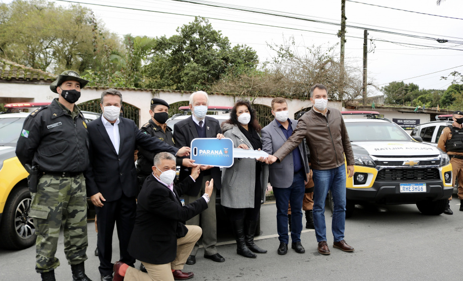 Vice-governador entrega seis veículos para operações da PM no Litoral  Foto: Camila Tonett/Vicegovernadoria