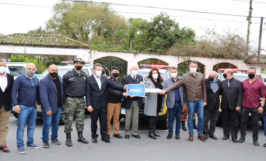 Vice-governador entrega seis veículos para operações da PM no Litoral  Foto: Camila Tonett/Vicegovernadoria