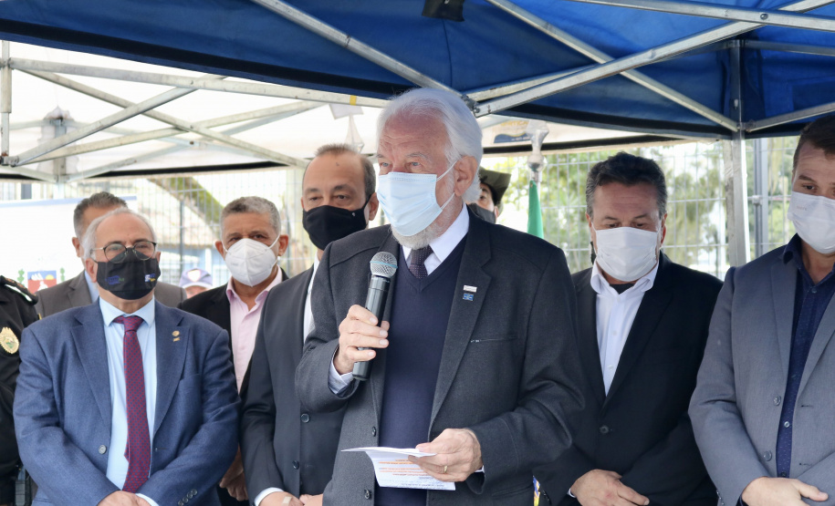 Vice-governador entrega seis veículos para operações da PM no Litoral  Foto: Camila Tonett/Vicegovernadoria