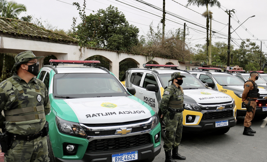 Vice-governador entrega seis veículos para operações da PM no Litoral  Foto: Camila Tonett/Vicegovernadoria