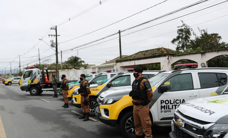Vice-governador entrega seis veículos para operações da PM no Litoral  Foto: Camila Tonett/Vicegovernadoria