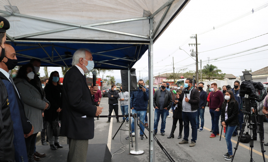 Vice-governador entrega seis veículos para operações da PM no Litoral  Foto: Camila Tonett/Vicegovernadoria