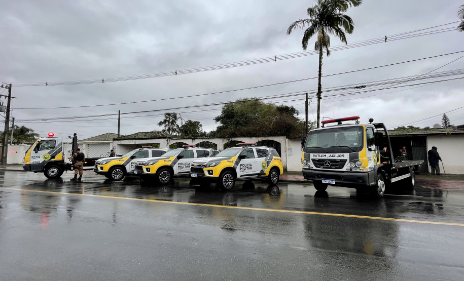 Vice-governador entrega seis veículos para operações da PM no Litoral  Foto: Camila Tonett/Vicegovernadoria