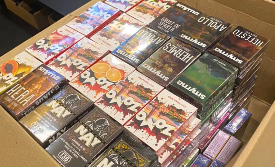 PM encaminha três pessoas e apreende materiais de jogos de azar e cigarros eletrônicos durante operação AIFU em Curitiba - Curitiba, 13/08/2021 - Foto: PMPR