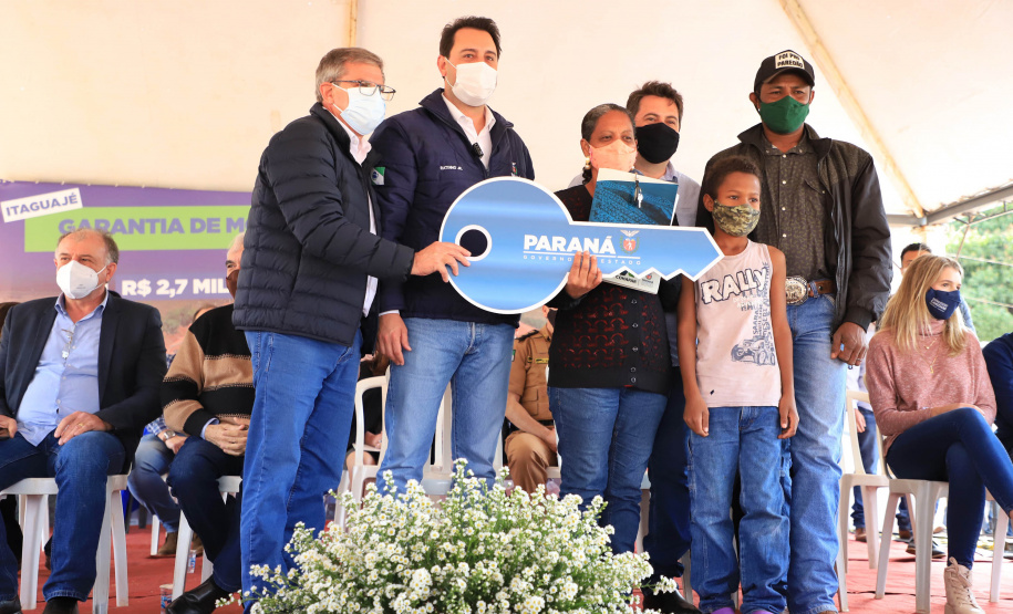 Governador Carlos Massa Ratinho Junior entrega moradias em Itaguajé - Itaguajé, 13/08/2021 - Foto: José Fernando Ogura/AEN
