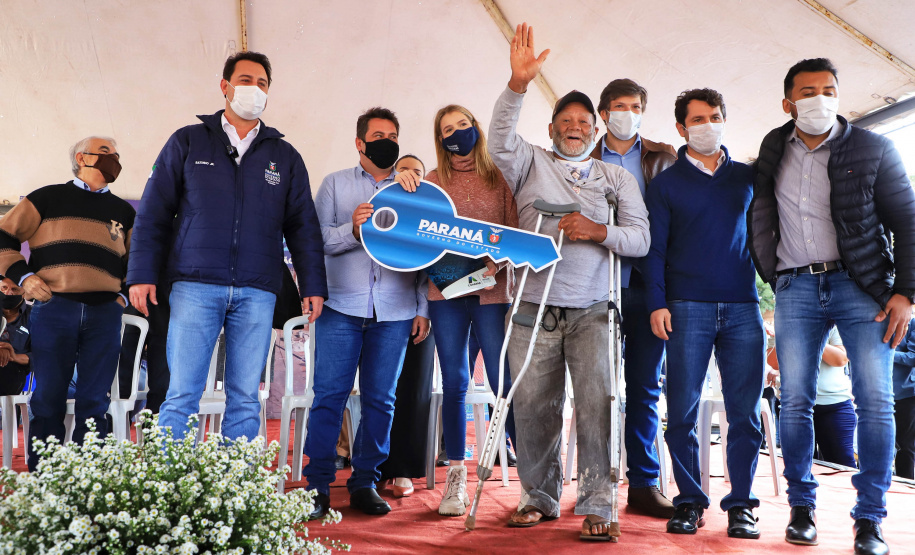 Governador Carlos Massa Ratinho Junior entrega moradias em Itaguajé - Itaguajé, 13/08/2021 - Foto: José Fernando Ogura/AEN