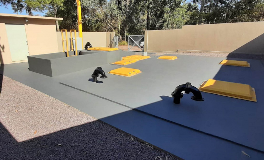 A Sanepar acaba de concluir as obras de implantação das redes coletoras e da estação elevatória de esgoto que vão atender os moradores dos bairros Santos Dumont e Aeroporto, em Cascavel.  - Cascavel, 13/08/2021  -  Foto: Sanepar
