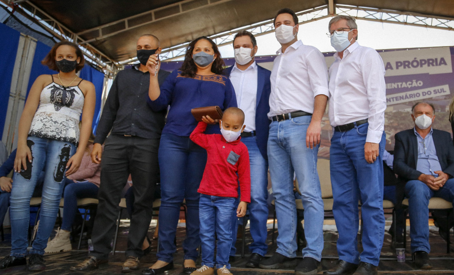 13.08.2021 Em Centenário do Sul, governador Carlos Massa Ratinho Junior entrega 30 casas populares gratuitamente a famílias em vulnerabilidade social
Foto Gilson Abreu/AEN