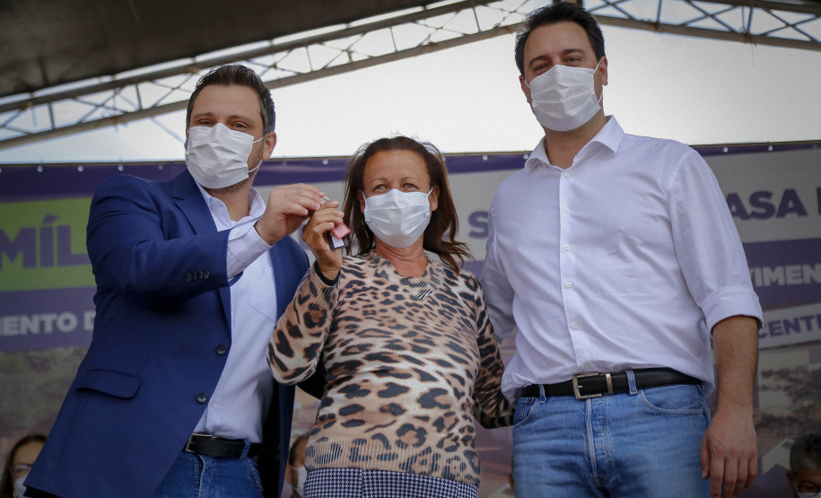 13.08.2021 Em Centenário do Sul, governador Carlos Massa Ratinho Junior entrega 30 casas populares gratuitamente a famílias em vulnerabilidade social
Foto Gilson Abreu/AEN