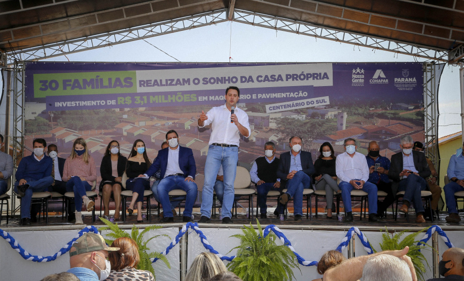 13.08.2021 Em Centenário do Sul, governador Carlos Massa Ratinho Junior entrega 30 casas populares gratuitamente a famílias em vulnerabilidade social
Foto Gilson Abreu/AEN