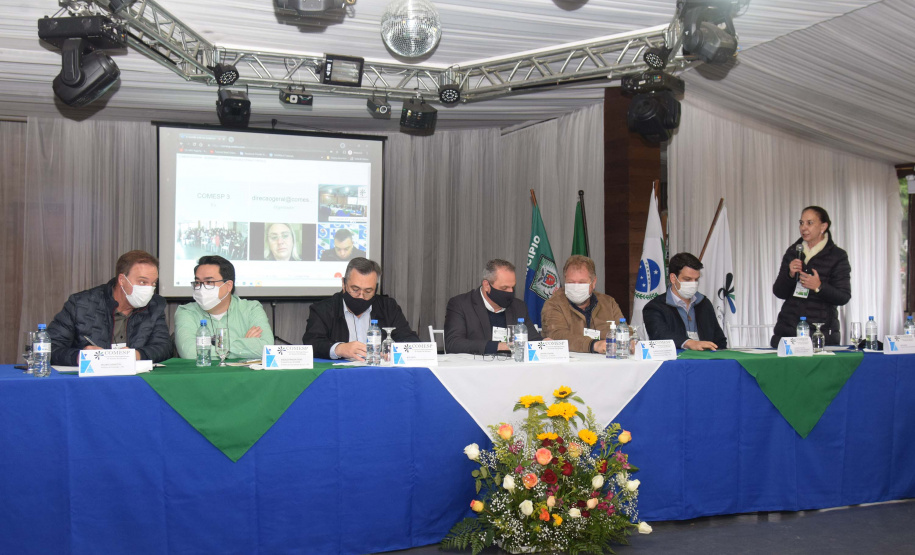 O secretário de Estado da Saúde, Beto Preto, participou nesta sexta-feira (13) de um seminário realizado pelo Consórcio Metropolitano de Saúde do Paraná (Comesp) e anunciou a construção de dois Ambulatórios Médicos de Especialidades (AME’s), um em Colombo (para atendimento a Região Norte) e outro em São José dos Pinhais (Sul), na Região Metropolitana de Curitiba (RMC).. Foto: Américo Antonio/SESA