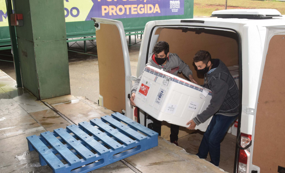 Mais 240,9 mil vacinas contra a Covid-19 chegam ao Paraná
Foto: Américo Antonio/SESA