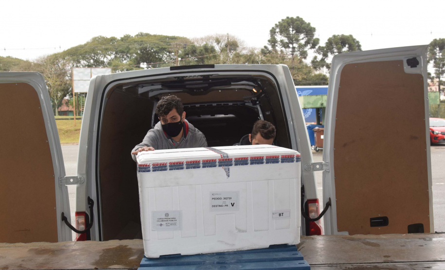 Mais 240,9 mil vacinas contra a Covid-19 chegam ao Paraná
Foto: Américo Antonio/SESA