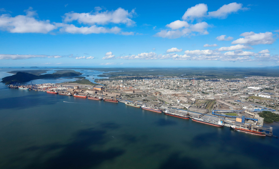 A balança do comércio realizado pelos Portos do Paraná no acumulado de janeiro a julho deste ano registra superávit de US$ 2,6 bilhões. - Paranaguá, 16/08/2021  -  Foto: Rodrigo Félix Leal/Infraestrutura