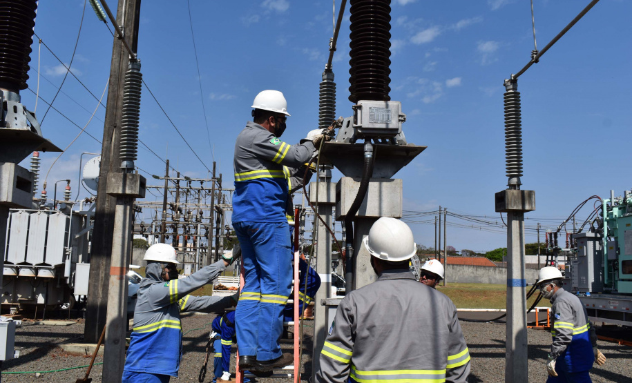 Mutirão da Copel promoveu inspeção e limpeza das rede. Foto: Rakelly Calliari/COPEL