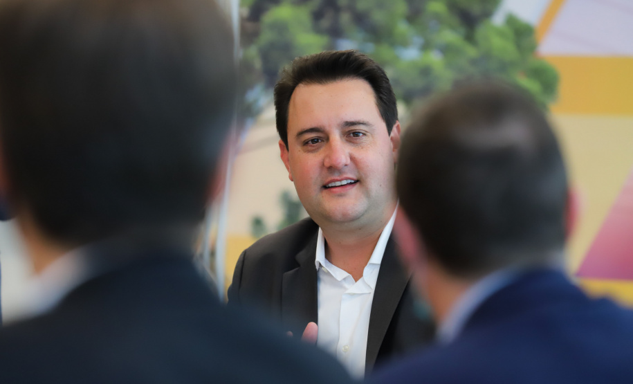 Aerp O governador Carlos Massa Ratinho Junior recebe  nesta segunda-feira (16),  o presidente da Copel, Daniel Slaviero e  Caique Agustini  presidente da AERP  para renovaçao de convenio.16/08/2021 - Foto: Geraldo Bubniak/AEN