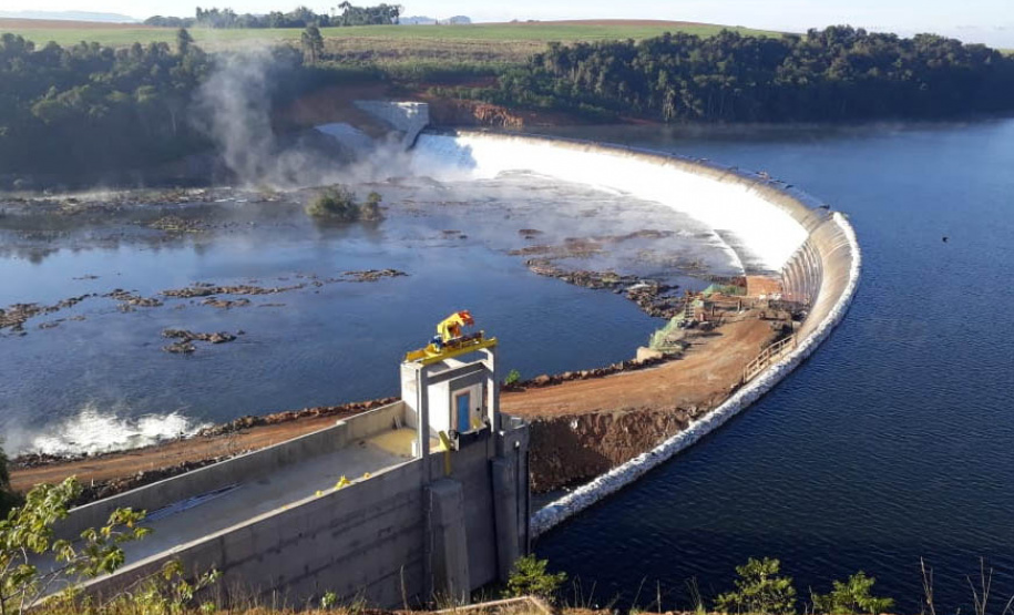 A terceira unidade geradora de energia na casa de força principal da Pequena Central Hidrelétrica Bela Vista começou a operar comercialmente esta semana. A usina está instalada no rio Chopim, entre os municípios de Verê e São João, no sudoeste do Paraná.  -  Curitiba, 17/08/2021  -  Foto: Copel