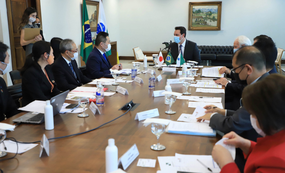 Governador Carlos Massa Ratinho Junior recebe anúncio de investimentos pela Sumitomo Rubber do Brasil e apresentação de empresas japonesas. Palácio Iguaçu, Curitiba, 17/agosto/2021. - Foto: José Fernando Ogura/AEN