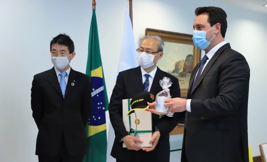 Governador Carlos Massa Ratinho Junior recebe anúncio de investimentos pela Sumitomo Rubber do Brasil e apresentação de empresas japonesas. Palácio Iguaçu, Curitiba, 17/agosto/2021. - Foto: José Fernando Ogura/AEN