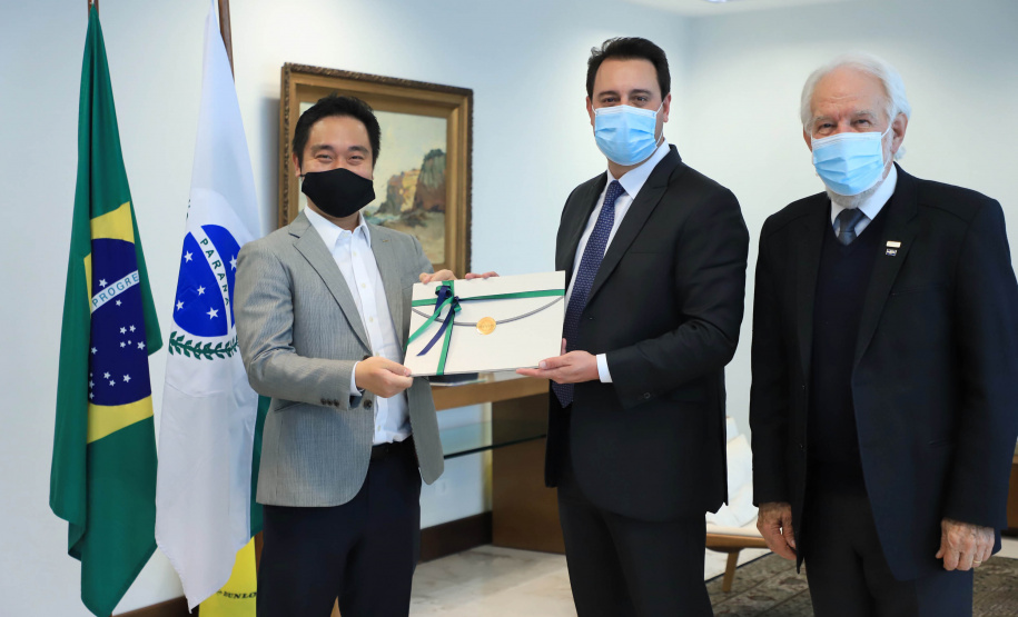 Governador Carlos Massa Ratinho Junior recebe anúncio de investimentos pela Sumitomo Rubber do Brasil e apresentação de empresas japonesas. Palácio Iguaçu, Curitiba, 17/agosto/2021. - Foto: José Fernando Ogura/AEN