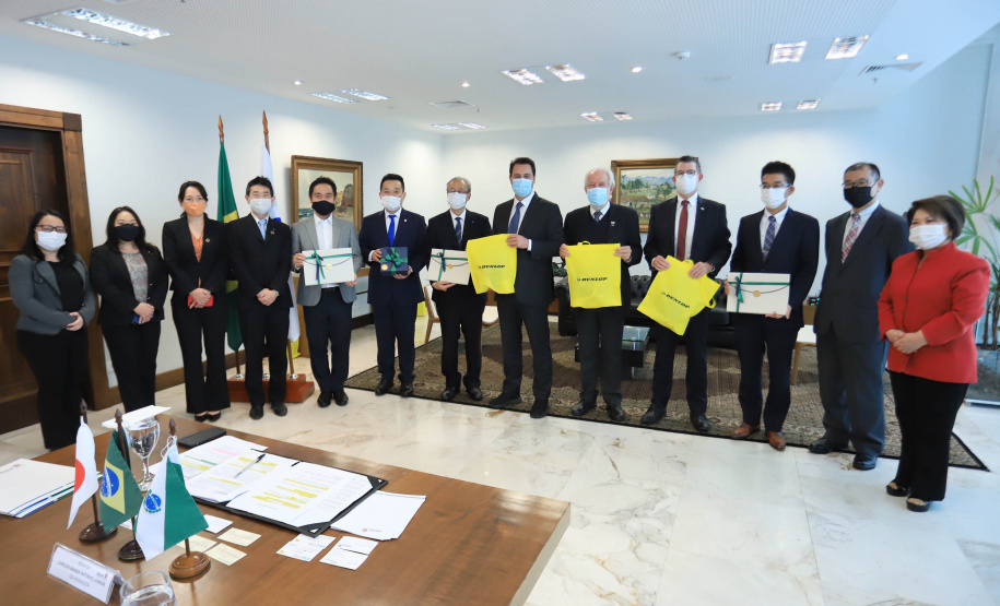 Governador Carlos Massa Ratinho Junior recebe anúncio de investimentos pela Sumitomo Rubber do Brasil e apresentação de empresas japonesas. Palácio Iguaçu, Curitiba, 17/agosto/2021. - Foto: José Fernando Ogura/AEN