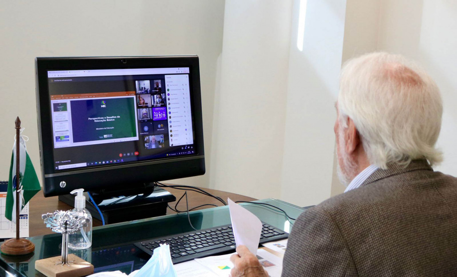 Vice-governador Darci Piana, participa da reunião mensal do Fórum de Vice-Governadores, realizada nesta quarta-feira (18), de forma online.  -  Curitiba, 18/09/2021  -  Foto: Camila Tonett/Vice-Governadoria