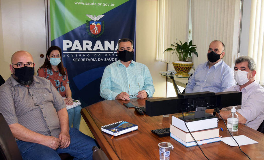 O Governo do Estado pagará a média de produção em serviços de saúde para as APAEs até 31 de dezembro. A informação foi confirmada pelo secretário de Estado da Saúde, Beto Preto, em reunião com a Federação das APAEs do Paraná nesta quarta-feira (18). - Curitiba, 19/08/2021 - Foto: Américo Antonio/SESA