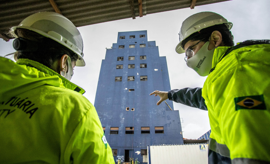 Silo será demolido para dar mais espaço operacional ao Porto de Paranaguá - Paranaguá, 19/08/2021 - Foto: Claudio Neves/Portos do Paraná