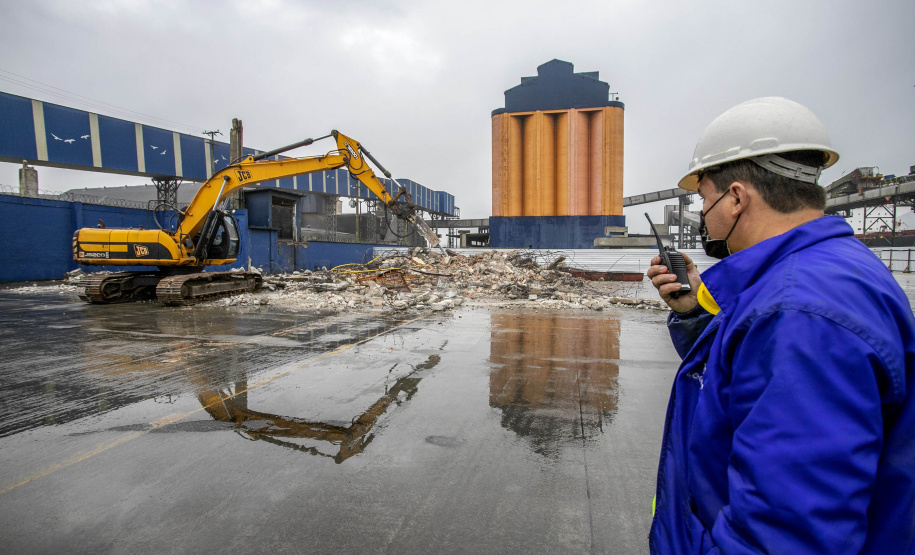 Silo será demolido para dar mais espaço operacional ao Porto de Paranaguá - Paranaguá, 19/08/2021 - Foto: Claudio Neves/Portos do Paraná