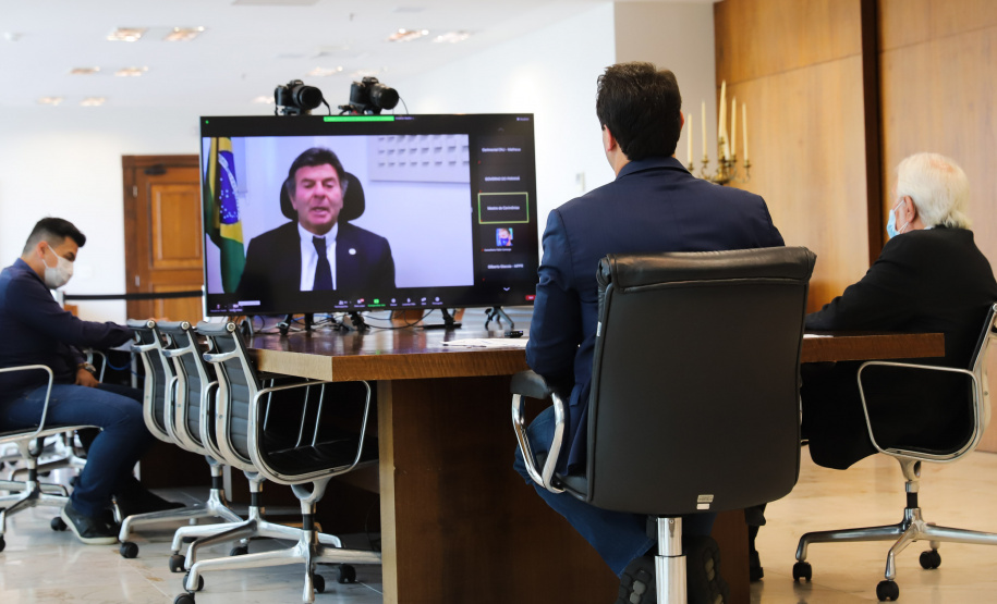 Pacto 1 Infancia O governador Carlos Massa Ratinho Junior participa nesta quinta-feira (19) da cerimônia de adesão dos estados do Sul do Brasil ao Pacto Nacional pela Primeira Infância. A iniciativa, criada pelo Conselho Nacional de Justiça (CNJ), promove seminários temáticos para sensibilizar profissionais do sistema de justiça sobre o Marco Legal da Primeira Infância. 19/08/2021 - Foto: Geraldo Bubniak/AEN