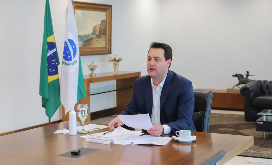 Pacto 1 Infancia O governador Carlos Massa Ratinho Junior participa nesta quinta-feira (19) da cerimônia de adesão dos estados do Sul do Brasil ao Pacto Nacional pela Primeira Infância. A iniciativa, criada pelo Conselho Nacional de Justiça (CNJ), promove seminários temáticos para sensibilizar profissionais do sistema de justiça sobre o Marco Legal da Primeira Infância. 19/08/2021 - Foto: Geraldo Bubniak/AEN