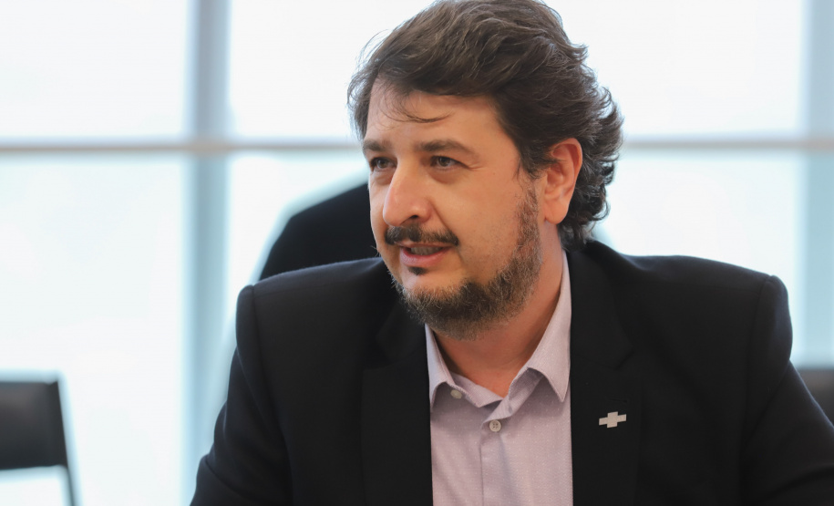 O governador Carlos Massa Ratinho Junior recebe  nesta quinta-feira (19) o Presidente nacional do Sebrae, Carlos do Carmo Andrade Melles, o presidente do Conselho Deliberativo do Sebrae/PR, Fernando Moraes e  o Diretor Superintendente - Sebrae/PR Vitor Roberto Tioqueta. O vice-governador Darci Piana acompanha a agenda. 19/08/2021 - Foto: Geraldo Bubniak/AEN