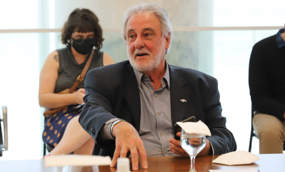 O governador Carlos Massa Ratinho Junior recebe  nesta quinta-feira (19) o Presidente nacional do Sebrae, Carlos do Carmo Andrade Melles, o presidente do Conselho Deliberativo do Sebrae/PR, Fernando Moraes e  o Diretor Superintendente - Sebrae/PR Vitor Roberto Tioqueta. O vice-governador Darci Piana acompanha a agenda. 19/08/2021 - Foto: Geraldo Bubniak/AEN