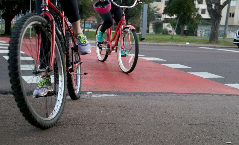 No Dia Nacional do Ciclista, PM relembra cuidados com veículos frageis no trânsito  -  Curitiba, 19/08/2021  -  Foto: SESP-PR