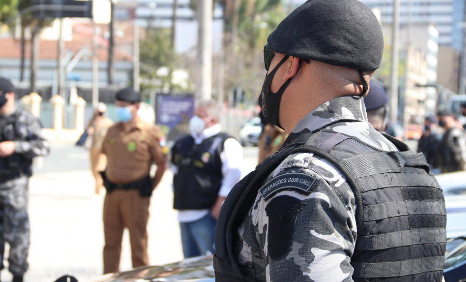 Denúncias de crimes e casos de violência na região Central da Capital embasaram a Ação Integrada de Fiscalização Urbana (AIFU), em parceria com a 1ª Companhia do 12º Batalhão da PM (12º BPM), a deflagrarem a primeira edição da operação Centro Seguro, nesta quinta-feira (19/08).   -  Curitiba, 19/08/2021  -  Foto: SESP-PR