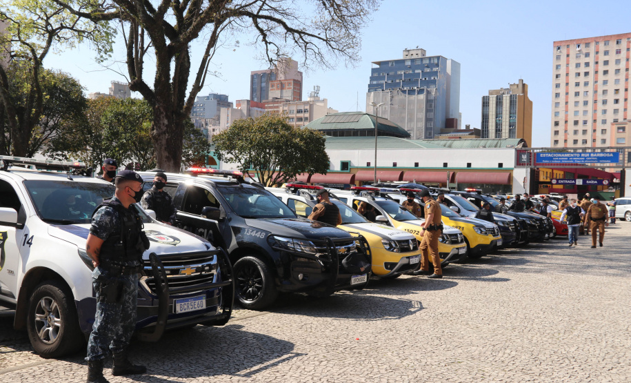 Denúncias de crimes e casos de violência na região Central da Capital embasaram a Ação Integrada de Fiscalização Urbana (AIFU), em parceria com a 1ª Companhia do 12º Batalhão da PM (12º BPM), a deflagrarem a primeira edição da operação Centro Seguro, nesta quinta-feira (19/08).   -  Curitiba, 19/08/2021  -  Foto: SESP-PR