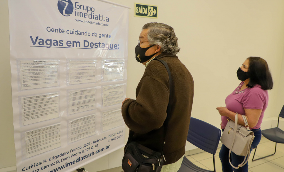 Agência do Trabalhador de Curitiba promove ação para empregar pessoas acima de 50 anos. Fotos:Ari Dias/AEN.