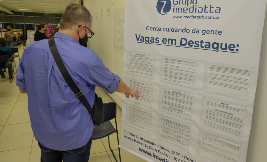 Agência do Trabalhador de Curitiba promove ação para empregar pessoas acima de 50 anos. Fotos:Ari Dias/AEN.