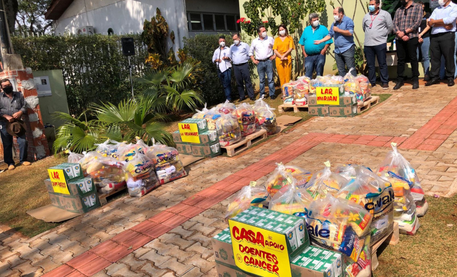 Com 10 mil mudas distribuídas, IAT beneficia famílias de Campo Mourão com 8,8 toneladas de alimentosAção já aconteceu em 12 municípios e arrecadou mais de 30 toneladas de alimentos.  - - Curitiba, 19/08/2021  -  Foto: SEDEST