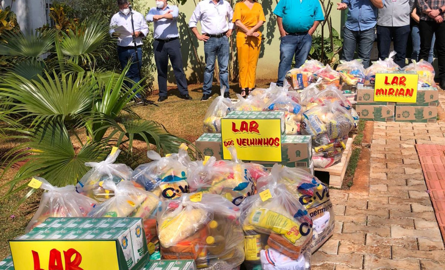 Com 10 mil mudas distribuídas, IAT beneficia famílias de Campo Mourão com 8,8 toneladas de alimentosAção já aconteceu em 12 municípios e arrecadou mais de 30 toneladas de alimentos. A campanha faz parte do programa Paraná Mais Verde, que prevê o plantio de 10 milhões de mudas nativas nos próximos anos.  - - Curitiba, 19/08/2021  -  Foto: SEDEST