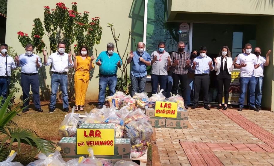 Com 10 mil mudas distribuídas, IAT beneficia famílias de Campo Mourão com 8,8 toneladas de alimentosAção já aconteceu em 12 municípios e arrecadou mais de 30 toneladas de alimentos. A campanha faz parte do programa Paraná Mais Verde, que prevê o plantio de 10 milhões de mudas nativas nos próximos anos.  - - Curitiba, 19/08/2021  -  Foto: SEDEST